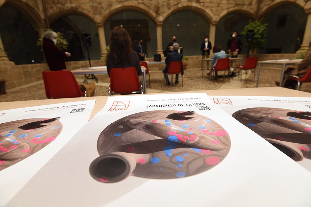 El festival de arte Muro Crítico aterriza de nuevo en los pueblos de la geografía cacereña El festival de arte Muro Crítico aterriza de nuevo en los pueblos de la geografía cacereña
