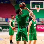 Darío Brizuela en un momento de un entrenamiento de esta semana en Unicaja Darío Brizuela en un momento de un entrenamiento de esta semana en Unicaja