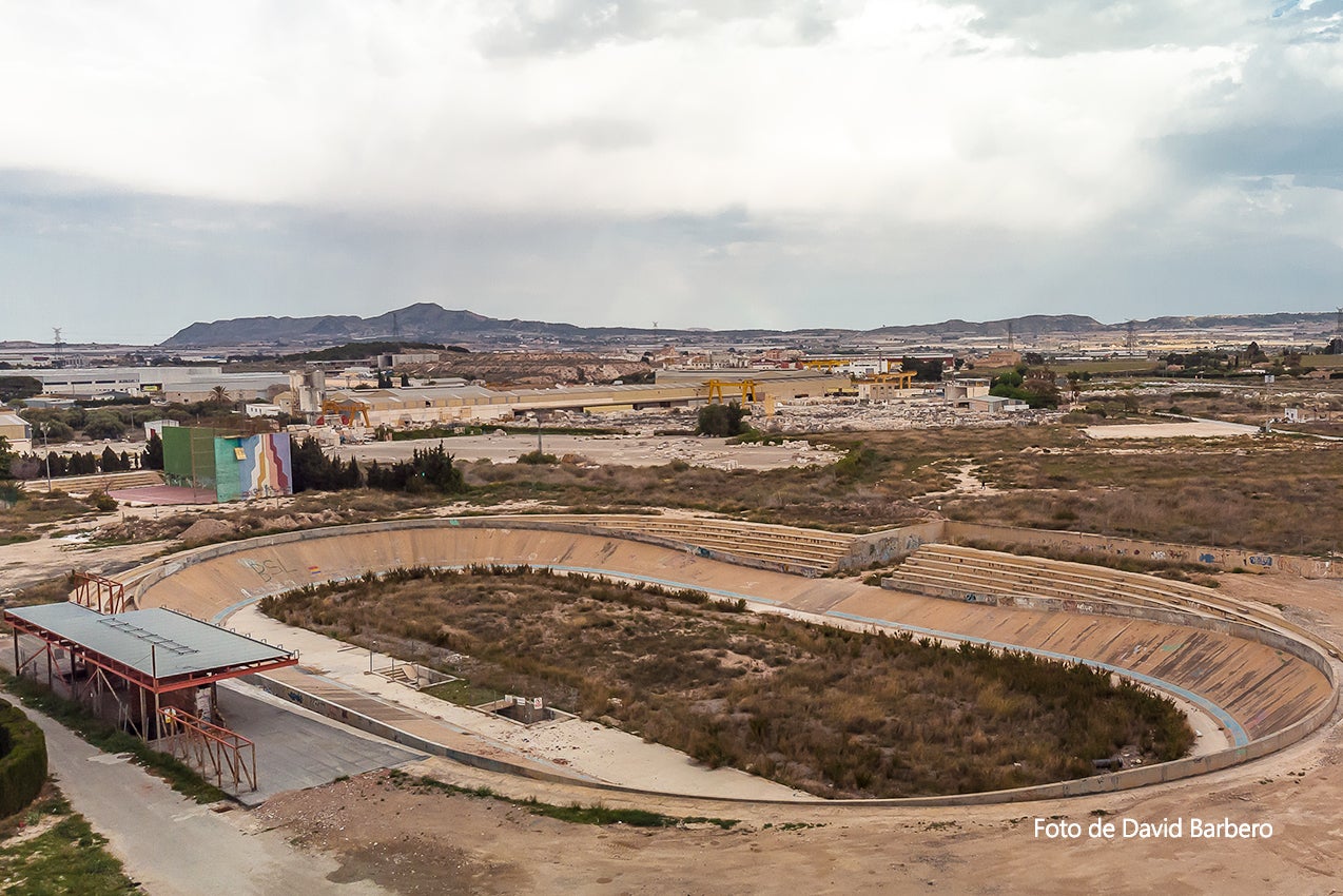 El velódromo de Novelda reanuda las obras para su finalización El velódromo de Novelda reanuda las obras para su finalización