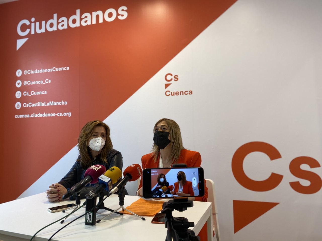 Ciudadanos inaugura su nueva sede en Cuenca y aboga por la "política útil" Ciudadanos inaugura su nueva sede en Cuenca y aboga por la "política útil"