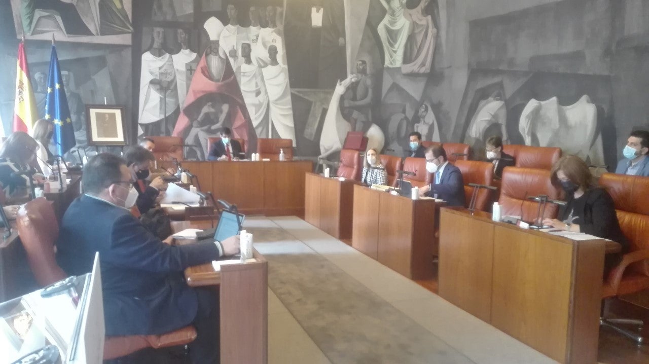 La Diputación de Ciudad Real aprueba 1,4 millones para financiar proyectos de eficiencia energética en los municipios La Diputación de Ciudad Real aprueba 1,4 millones para financiar proyectos de eficiencia energética en los municipios