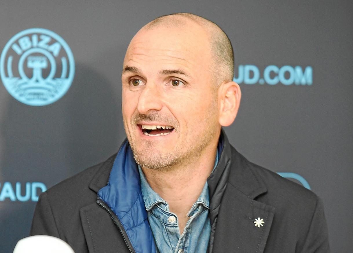 Fernando Soriano: "fuí muy feliz jugando en el equipo de mi casa, el Real Zaragoza" Fernando Soriano: "fuí muy feliz jugando en el equipo de mi casa, el Real Zaragoza"