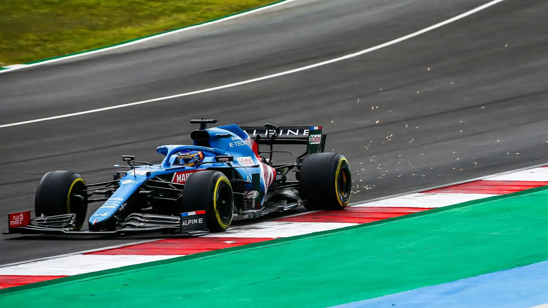  Bottas sorprende en Portimao; Sainz saldrá quinto y Alonso décimotercero