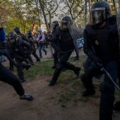 La Policía detiene a dos escoltas de Pablo Iglesias por participar en los incidentes contra Vox en Vallecas