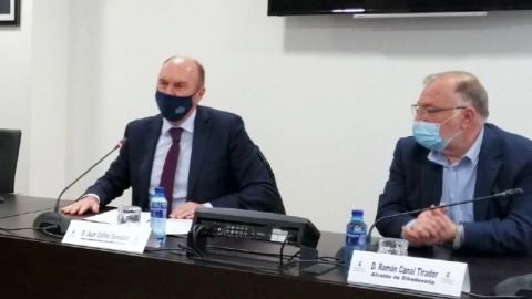 El Viceconsejero con el Alcalde de Ribadesella