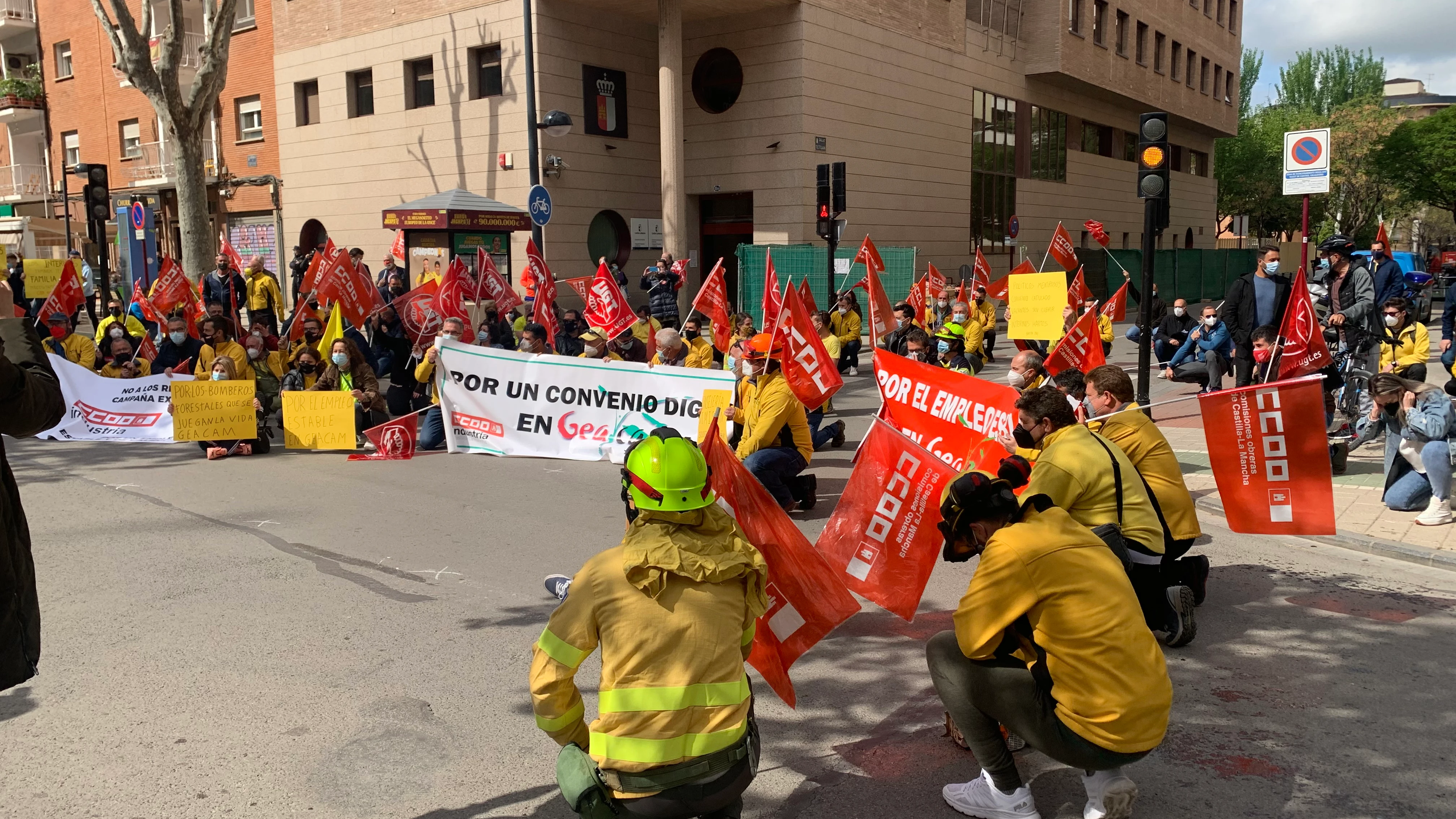 Concentración de trabajadores de Geacam en Albacete Concentración de trabajadores de Geacam en Albacete