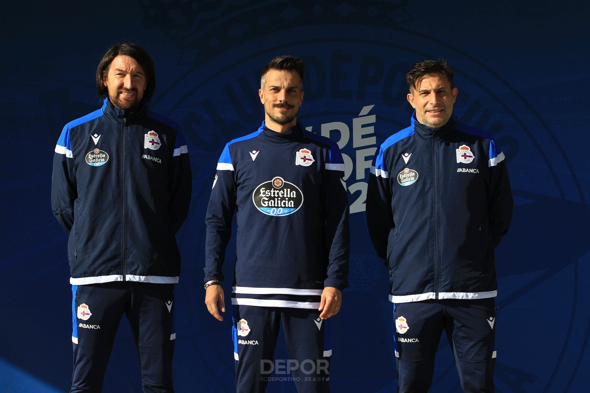 Cinco goles al Langreo y dos o tres años más para Rubén de la Barrera en el banquillo del Dépor Cinco goles al Langreo y dos o tres años más para Rubén de la Barrera en el banquillo del Dépor