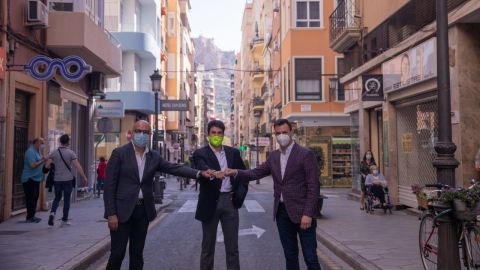 Integrantes de l&rsquo;Alicantina, primer marketplace centrado en el peque&ntilde;o y mediano comercio de la provincia de Alicante.