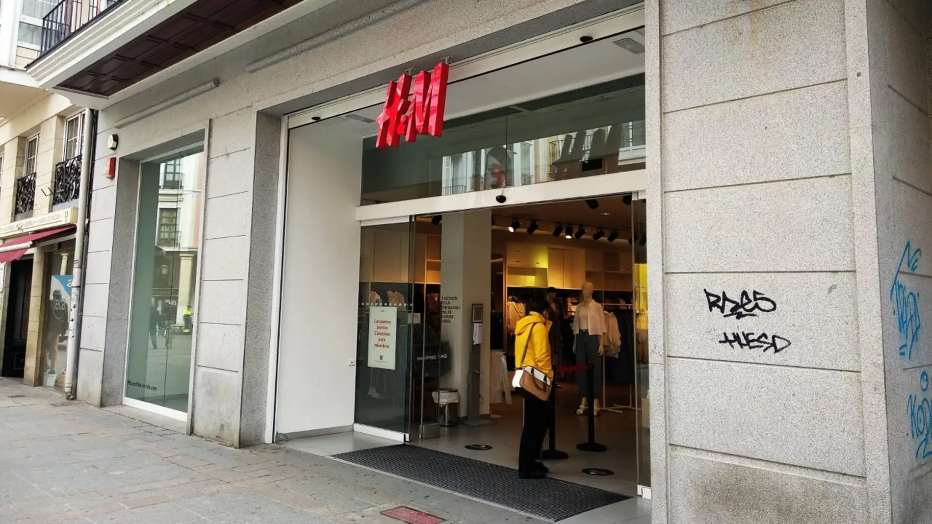 Los trabajadores de H&M se movilizan contra lso cierres, despidos y modificaciones de las condiciones de trabajo