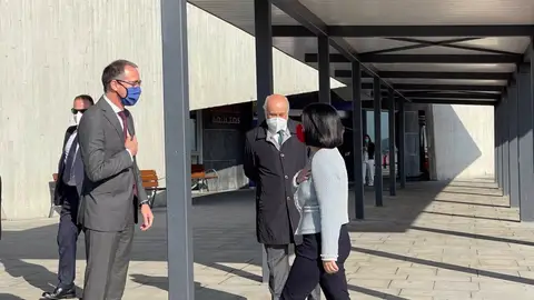 Pablo Fernández Muñiz, consejero de Sanidad Asturias, recibe a la ministra Carolina Darias Pablo Fernández Muñiz, consejero de Sanidad Asturias, recibe a la ministra Carolina Darias