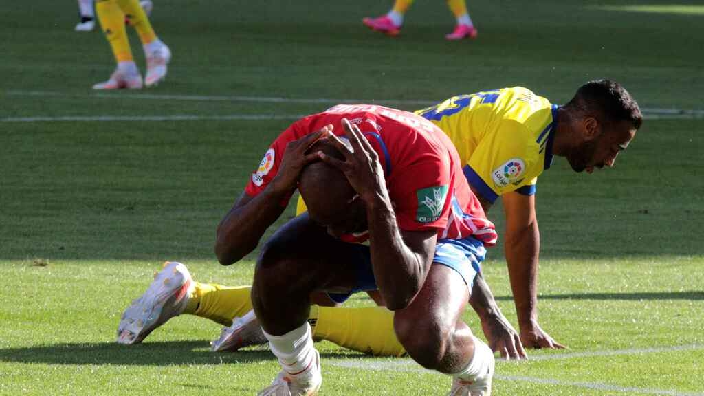 El Granada CF pierde ante el Cádiz CF con todo merecimiento. Onda Deportiva Granada 3/05/2021 El Granada CF pierde ante el Cádiz CF con todo merecimiento. Onda Deportiva Granada 3/05/2021