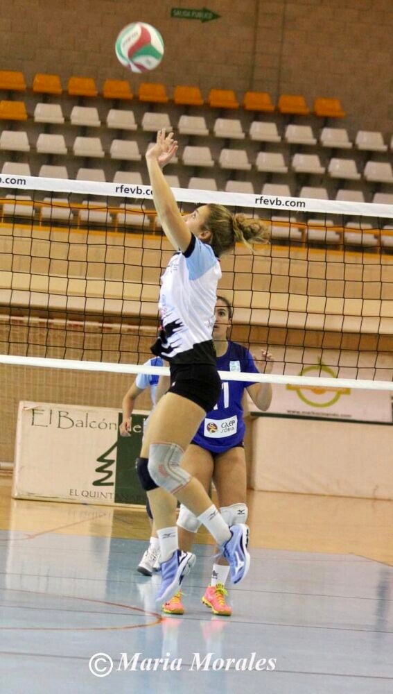 Mireia Guilabert regresa a la Superliga-1 para jugar en el Cajasol Voley de Sevilla.