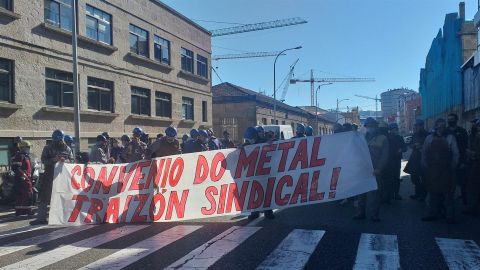 Plataforma trabajadores metal 