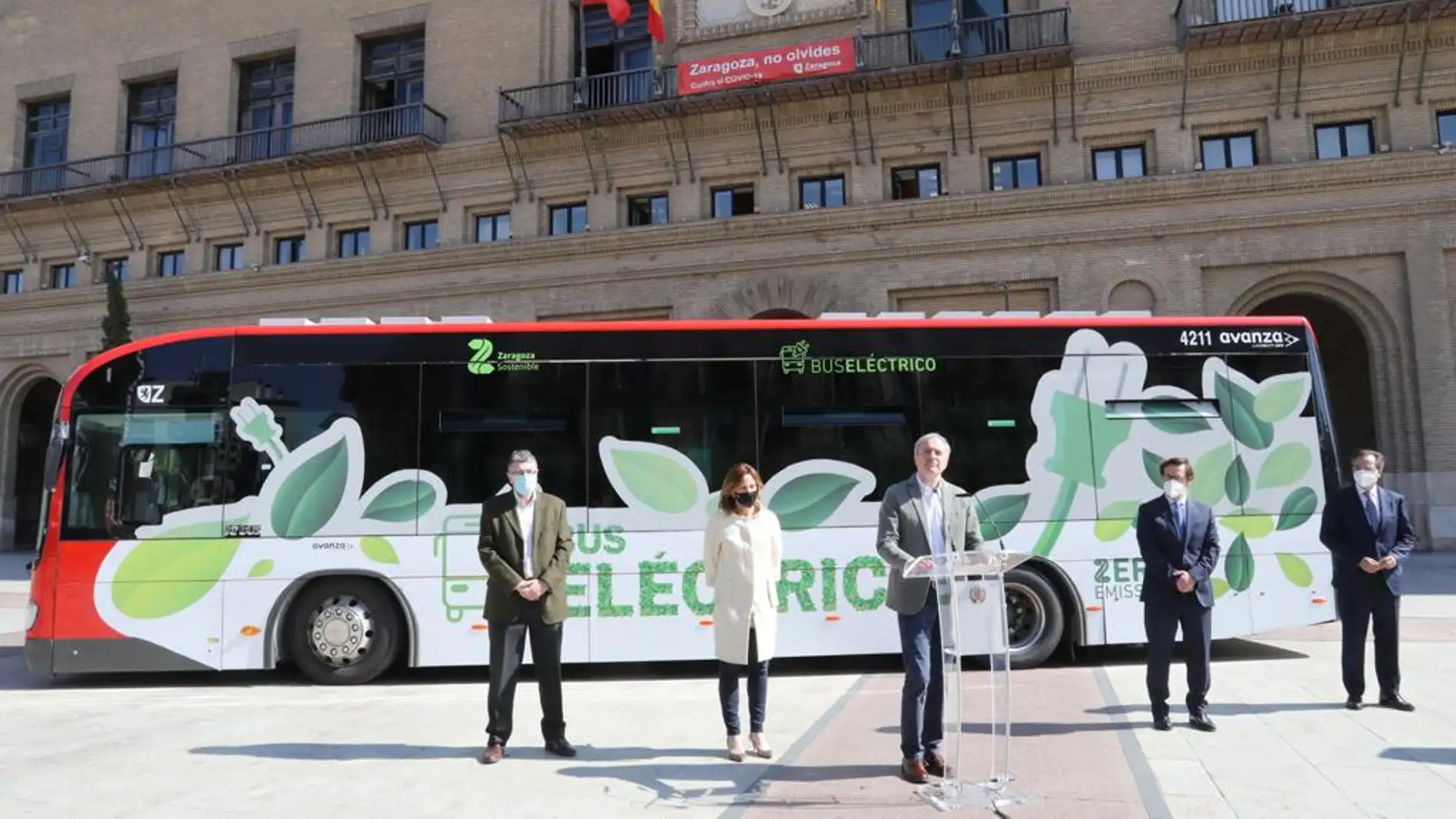 El alcalde ha anunciado que no habrá nuevos buses contaminantes