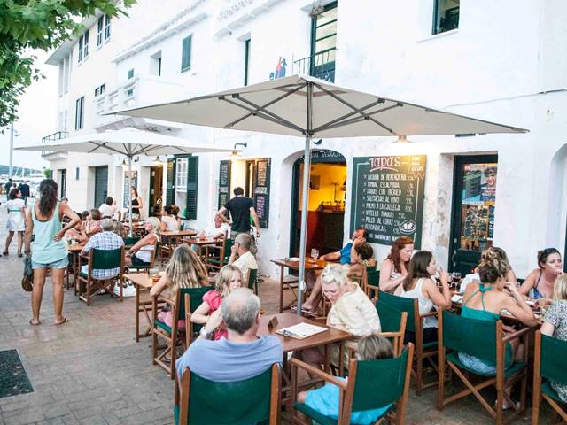La restauración de Menorca se opone a nuevas restricciones La restauración de Menorca se opone a nuevas restricciones