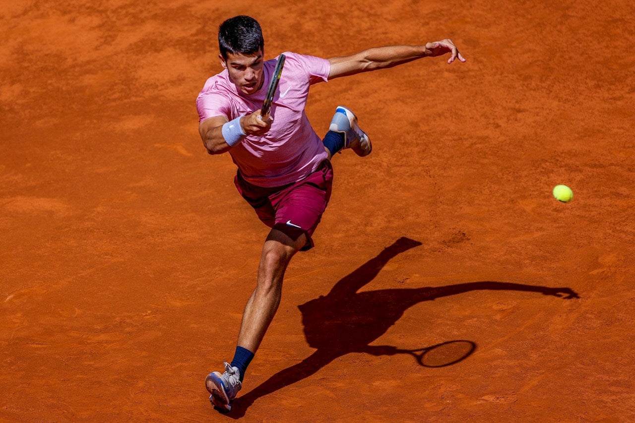 Un excelente Carlos Alcaraz sorprende a Tsitsipas en la tercera ronda del US Open Un excelente Carlos Alcaraz sorprende a Tsitsipas en la tercera ronda del US Open