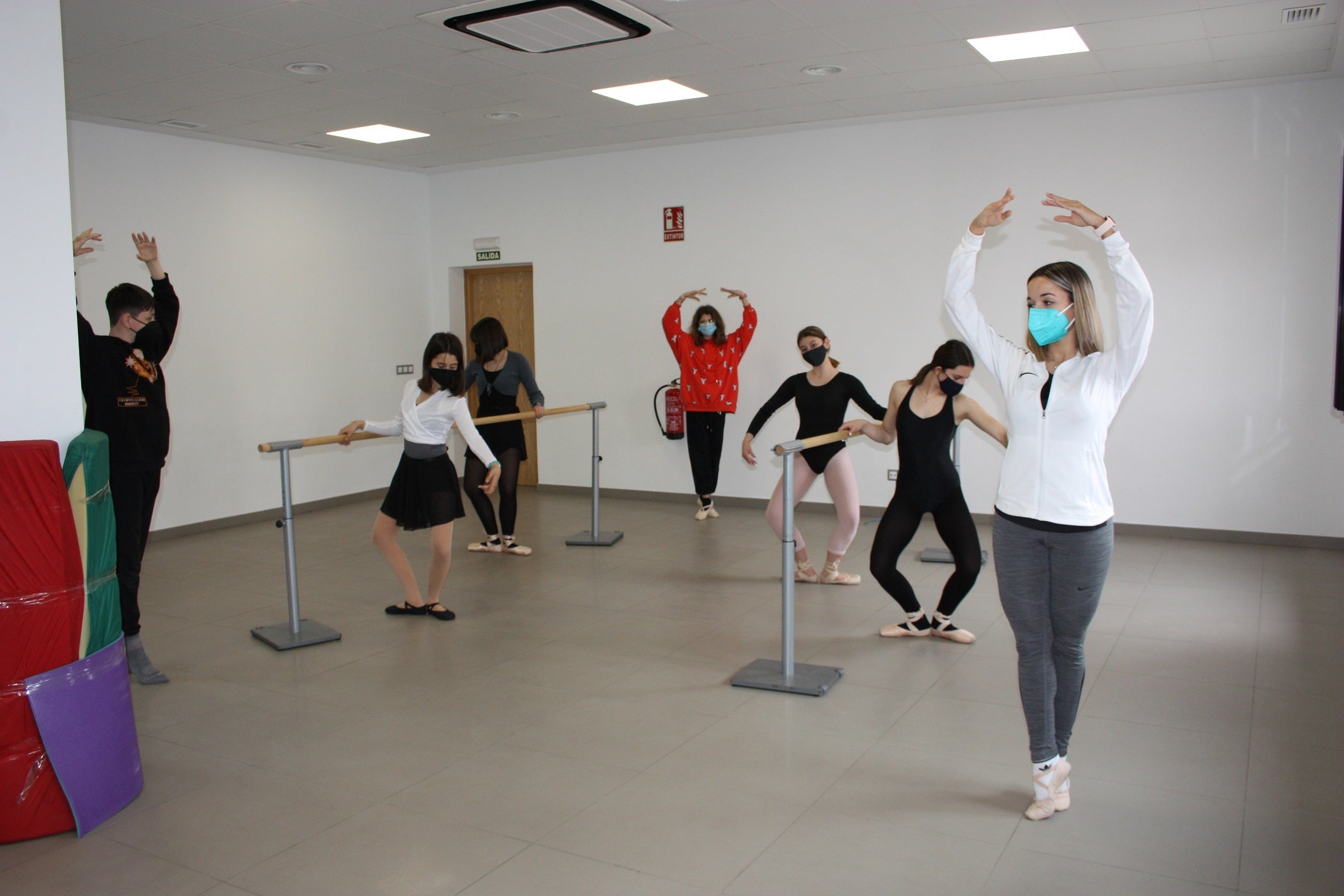 La Escuela Municipal de Danza regresa al gimnasio municipal tras su acondicionamiento La Escuela Municipal de Danza regresa al gimnasio municipal tras su acondicionamiento