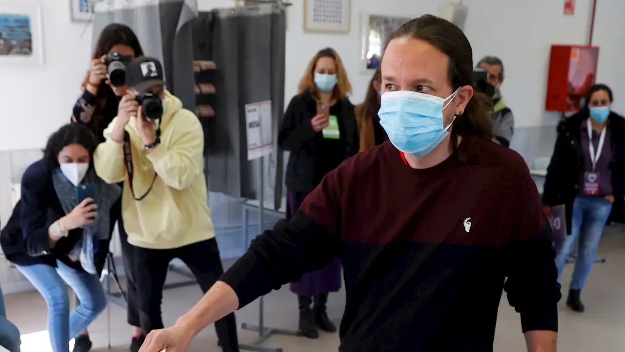 El candidato de Unidas Podemos, Pablo Iglesias, votando El candidato de Unidas Podemos, Pablo Iglesias, votando
