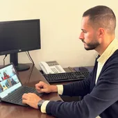 Mario Fernández, durante la reunión con ADIF Mario Fernández, durante la reunión con ADIF