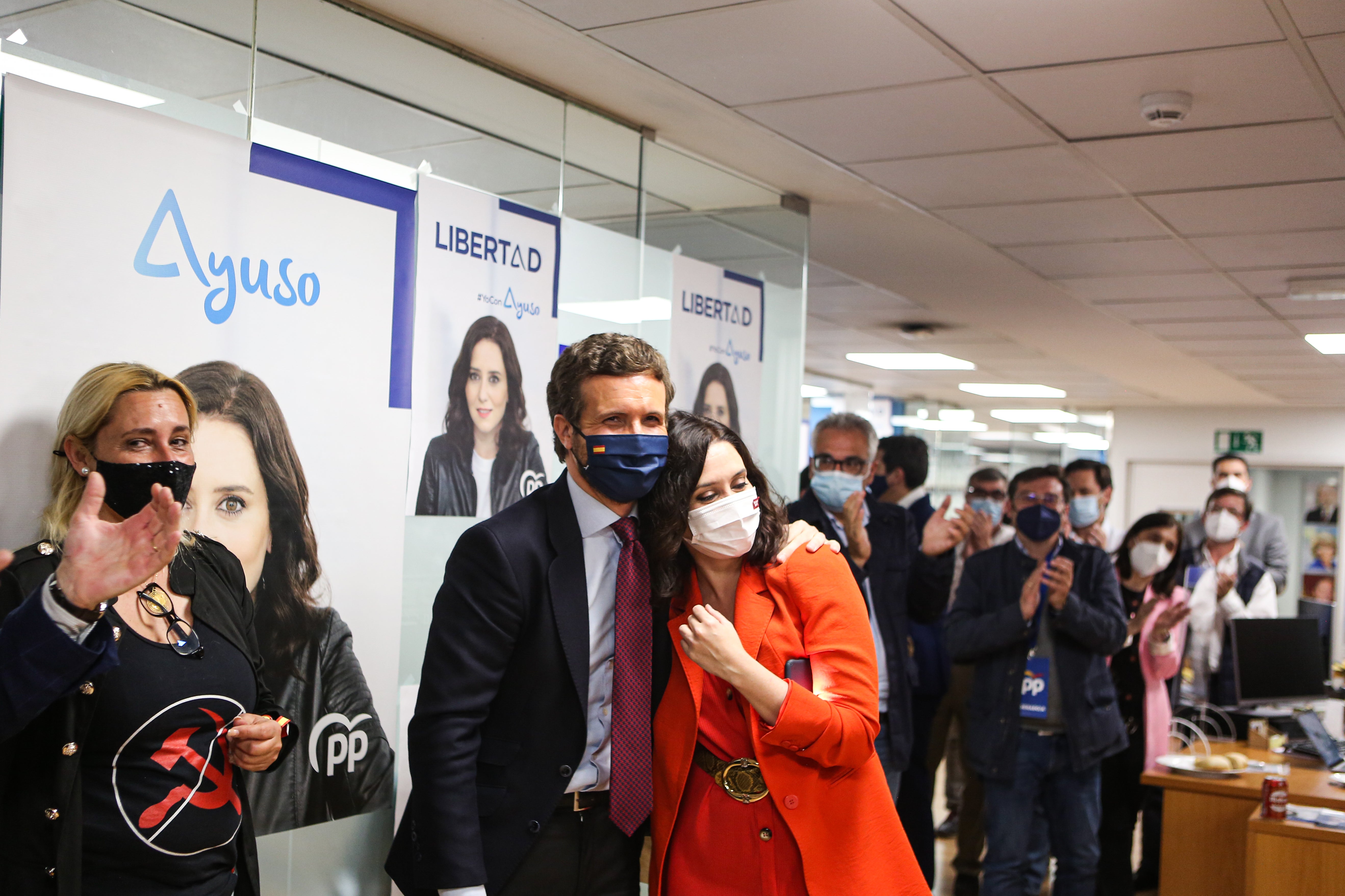 Las preguntas Amón: "¿Y si el libro de Rajoy hubiera tenido el mérito terapéutico de resolver la crisis de su partido?" Las preguntas Amón: "¿Y si el libro de Rajoy hubiera tenido el mérito terapéutico de resolver la crisis de su partido?"