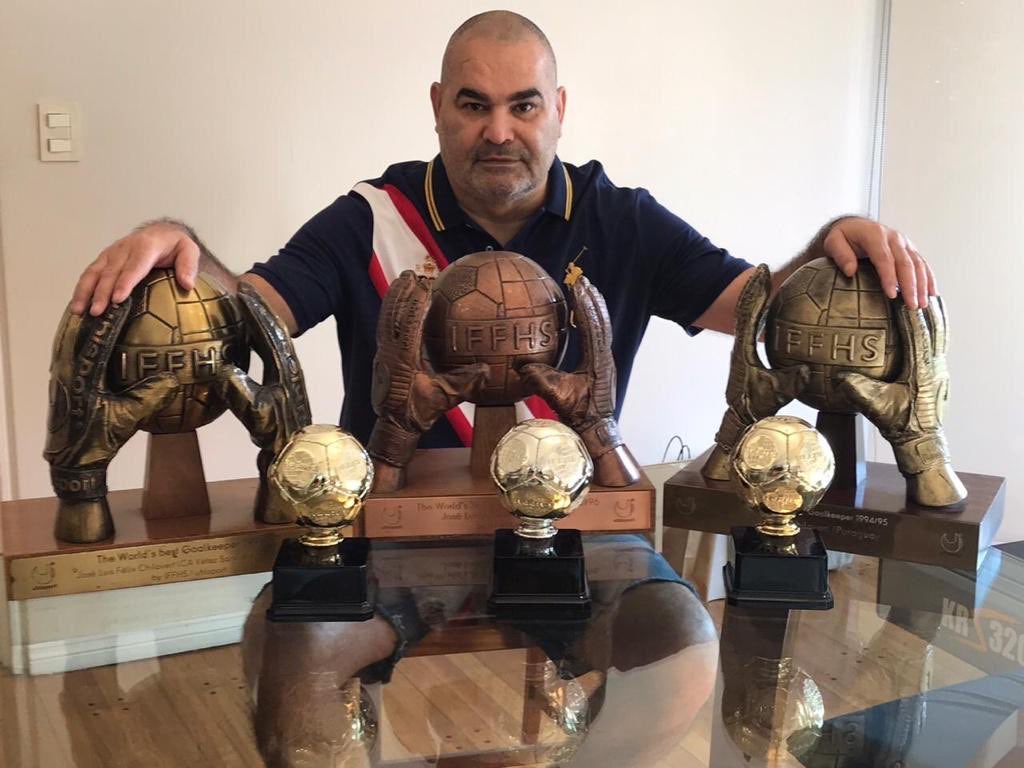 Chilavert: "en Zaragoza el público me gritaba y me llamaban loco por jugar tanto con los pies" Chilavert: "en Zaragoza el público me gritaba y me llamaban loco por jugar tanto con los pies"