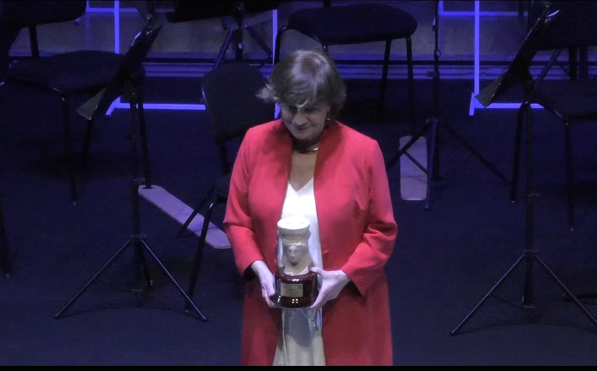 Nativel Preciado gana el premio Azorín de novela-2021 con la obra "el santuario de los elefantes" Nativel Preciado gana el premio Azorín de novela-2021 con la obra "el santuario de los elefantes"