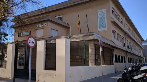 El CEIP Profesor Tierno Galván, en Cádiz El CEIP Profesor Tierno Galván, en Cádiz