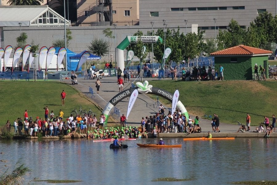 El Triatlón Puerta de Palmas se disputa este domingo con 224 inscritos El Triatlón Puerta de Palmas se disputa este domingo con 224 inscritos