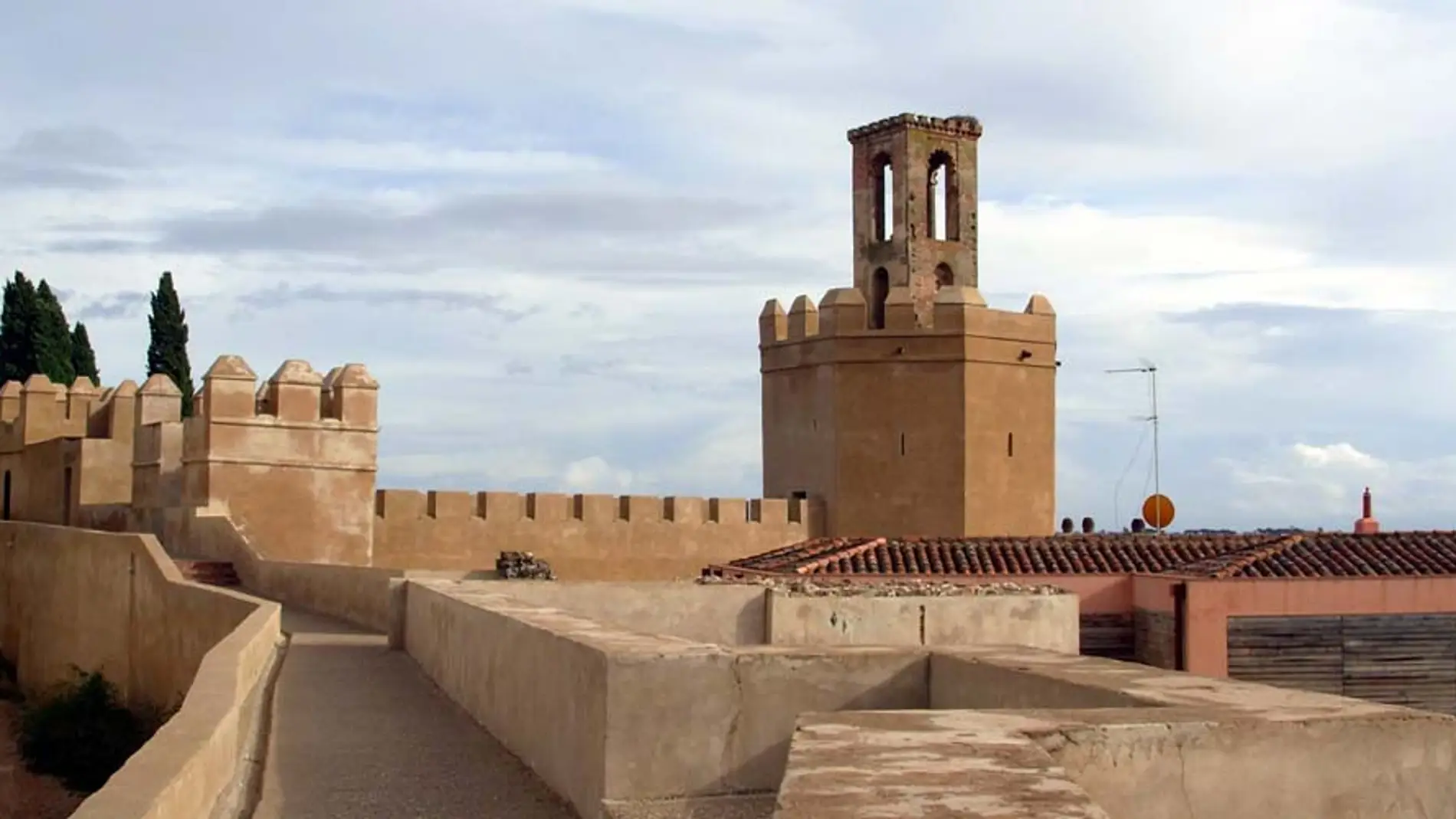 Una visita guiada recorre este sábado la Alcazaba de Badajoz dirigida a un público familiar