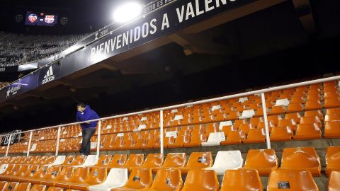  Mestalla ya se prepara para recibir a 5.000 aficionados en la vuelta del p&uacute;blico a varios estadios de la Liga
