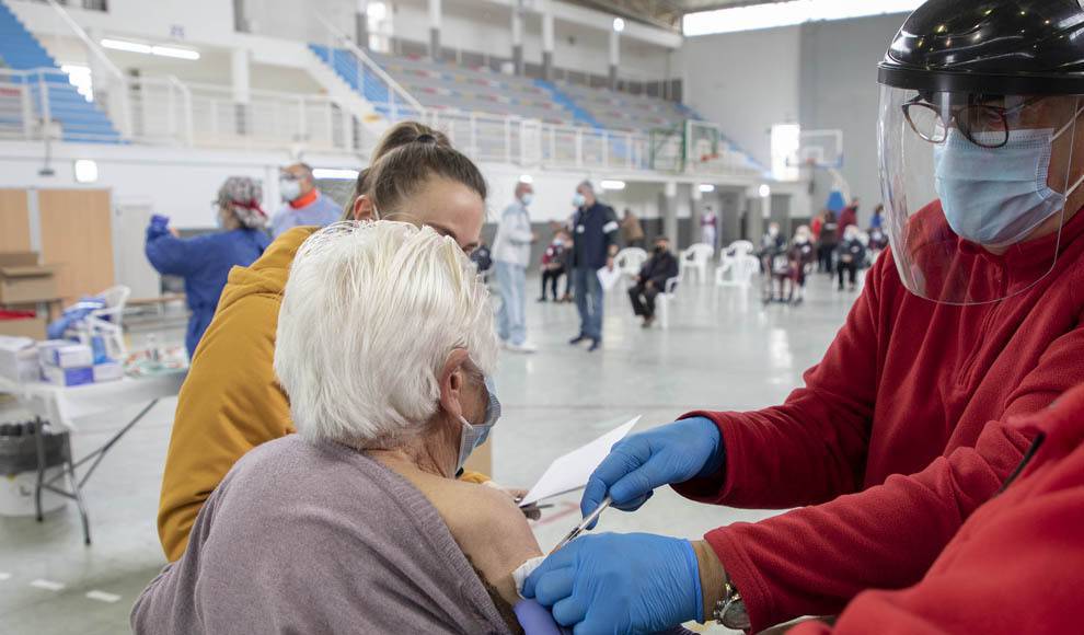 94 personas menores de 60 años vacunadas con AstraZeneca por error en Cáceres 94 personas menores de 60 años vacunadas con AstraZeneca por error en Cáceres