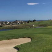 El hoyo 1 del campo Azata Golf en Estepona