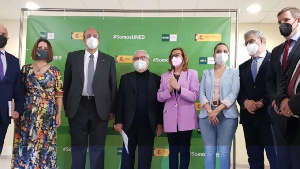 Autoridades en el acto institucional de presentación del proyecto “La UNED y el territorio: la universidad ante el reto de la despoblación”