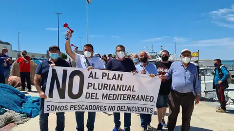 Concentración de pescadores en Santa Pola Concentración de pescadores en Santa Pola