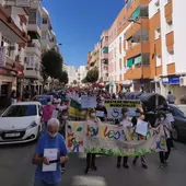 Más de 600 personas salen a la calle para protestar por la gestión de Germán Beardo Más de 600 personas salen a la calle para protestar por la gestión de Germán Beardo