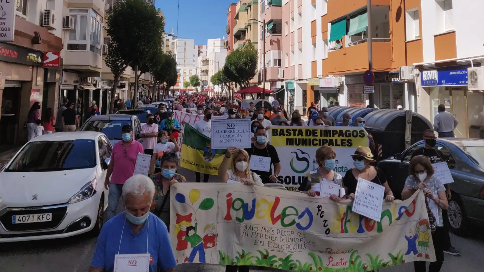 Más de 600 personas salen a la calle para protestar por la gestión de Germán Beardo