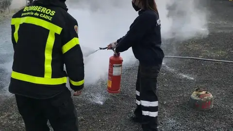 Una veintena de nuevos voluntarios de Protección Civil de Chiclana superan el curso de formación básica Una veintena de nuevos voluntarios de Protección Civil de Chiclana superan el curso de formación básica