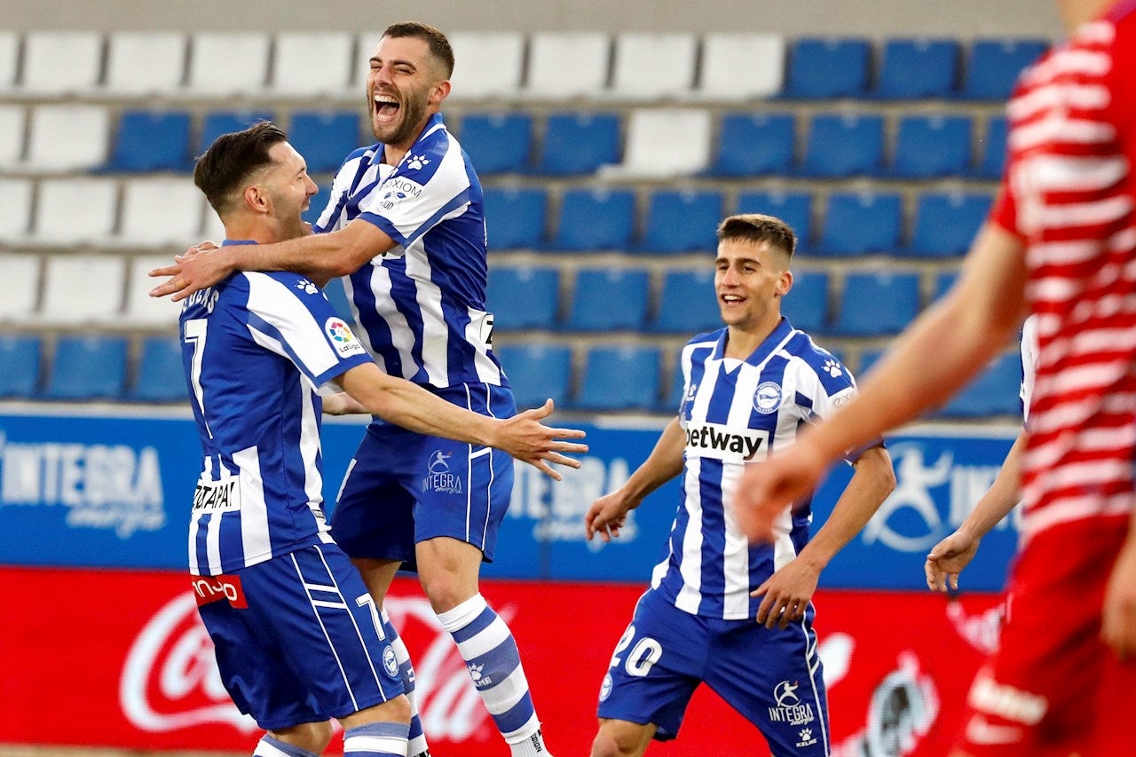 Alavés 4 - 2 Granada: El Alavés firma su permanencia en Primera Alavés 4 - 2 Granada: El Alavés firma su permanencia en Primera