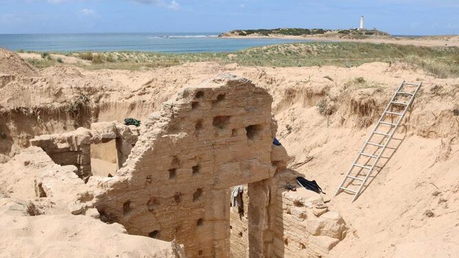 Un equipo de la UCA descubre en Barbate unas termas romanas del siglo I a.C perfectamente conservadas Un equipo de la UCA descubre en Barbate unas termas romanas del siglo I a.C perfectamente conservadas