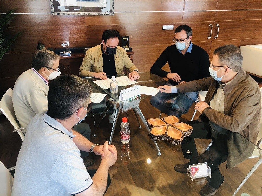 Finestrat y la Comunidad de Regantes de la Font del Molí renuevan convenio Finestrat y la Comunidad de Regantes de la Font del Molí renuevan convenio