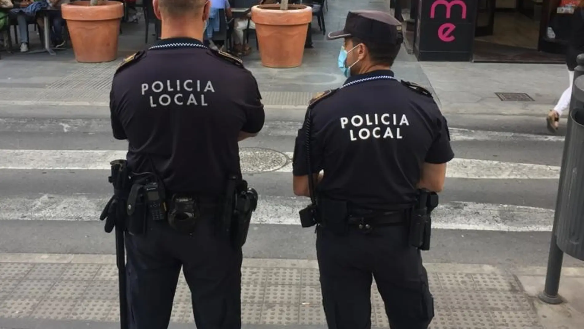 Control policial en el entorno de la calle Castaños 