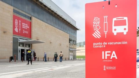 Vacunaci&oacute;n contra el coronavirus en IFA. 