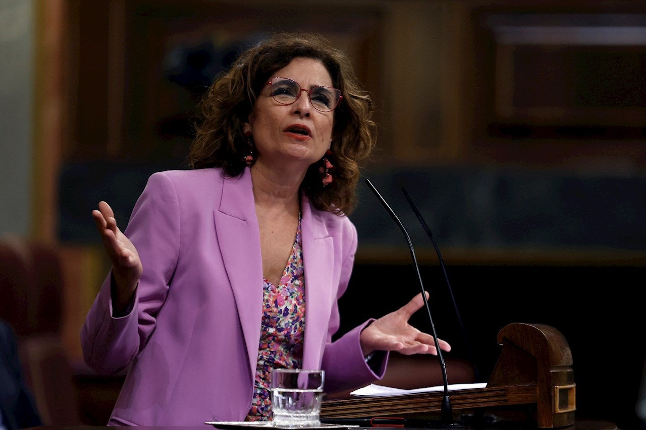 María Jesús Montero cree que la "nueva foto de Colón" refleja la "impotencia política" María Jesús Montero cree que la "nueva foto de Colón" refleja la "impotencia política"