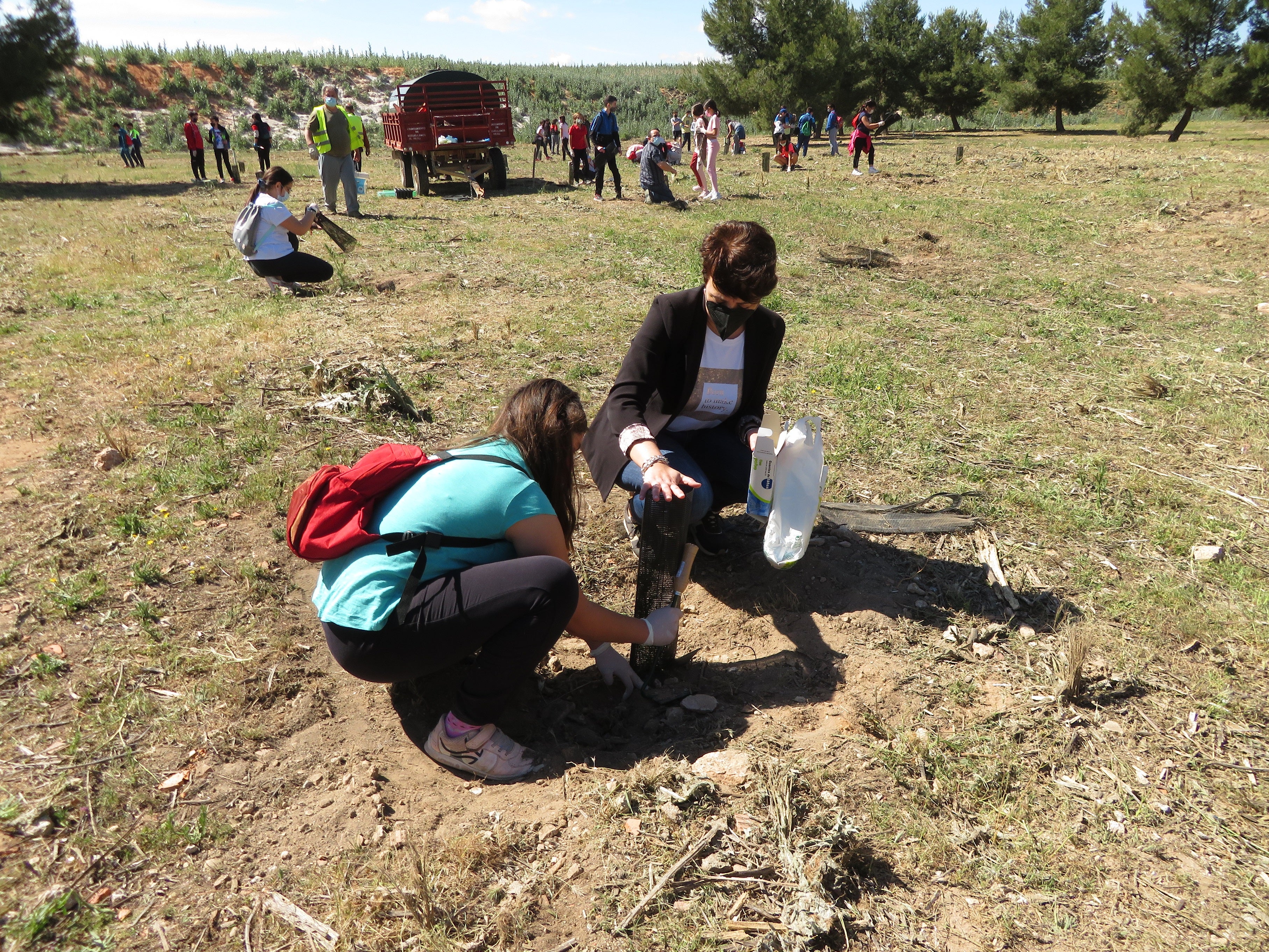Continúa el Plan Integral de Educación Medioambiental con una plantación de árboles en la antigua escombrera Continúa el Plan Integral de Educación Medioambiental con una plantación de árboles en la antigua escombrera