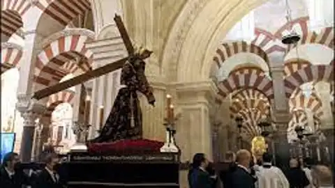 Nazareno en el interior de la Catedral de Córdoba Procesiones Córdoba