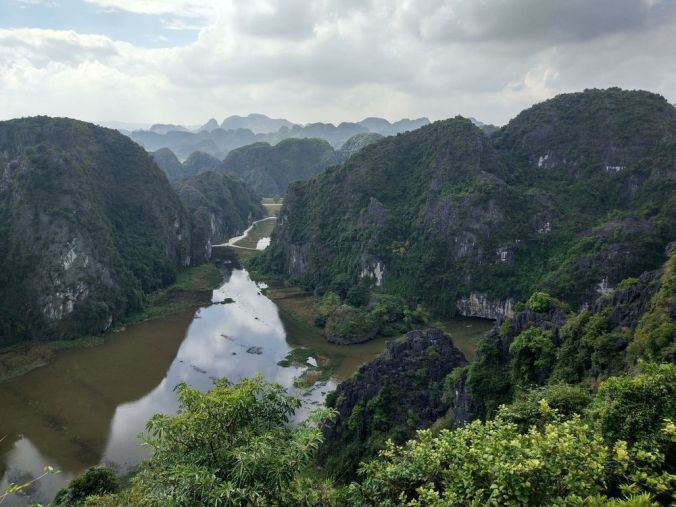 Vietnam: tradición y modernidad Vietnam: tradición y modernidad