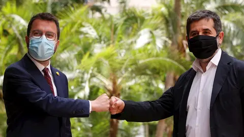 El coordinador nacional de ERC y candidato a la investidura, Pere Aragonès, y el secretario general de JxCat, Jordi Sanchez El coordinador nacional de ERC y candidato a la investidura, Pere Aragonès, y el secretario general de JxCat, Jordi Sanchez