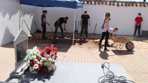 Exhumaci&oacute;n fosas comunes en Manzanares