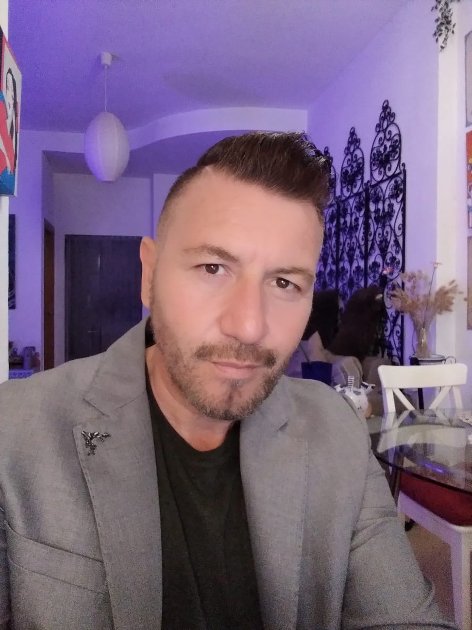 Miguel Noguera pone su 'Ojo crítico' en al teatro que comienza a recuperar presencialidad en la provincia de Alicante Miguel Noguera pone su 'Ojo crítico' en al teatro que comienza a recuperar presencialidad en la provincia de Alicante