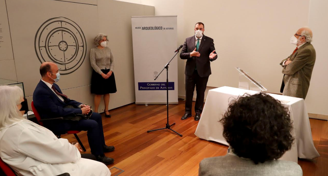 La antiquísima espada de Sobrefoz (Ponga) ya se exhibe en el Museo Arqueológico de Asturias La antiquísima espada de Sobrefoz (Ponga) ya se exhibe en el Museo Arqueológico de Asturias